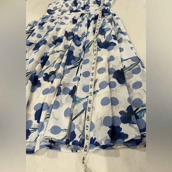 Gabby Skye Blue and White Sleeveless Midi Dress - Picture 11 of 13